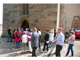 Fronleichnamsprozession durch die Straßen von Naumburg (Foto: Karl-Franz Thiede)